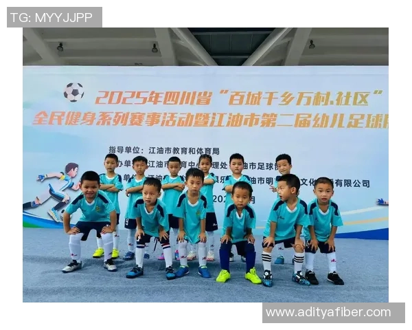 中国足球明星纷纷入驻抖音引发热潮粉丝互动热烈展现个人魅力与足球精神